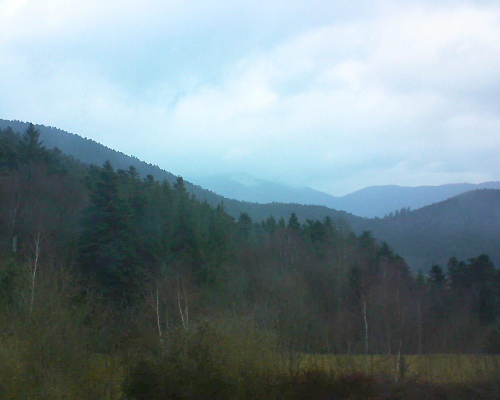 Le petit ballon vu depuis le Domaine Langmatt à Murbach le 27.03.2018 à 19:30 Le petit ballon (Alsace, Vosges) le 27.03.2018 à 19:30