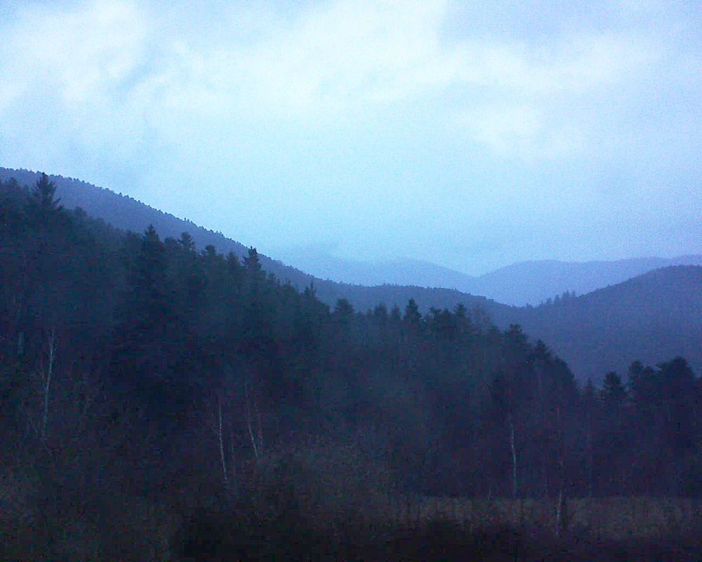 Le petit ballon vu depuis le Domaine Langmatt à Murbach le 27.03.2018 à 20:00 Le petit ballon (Alsace, Vosges) le 27.03.2018 à 20:00