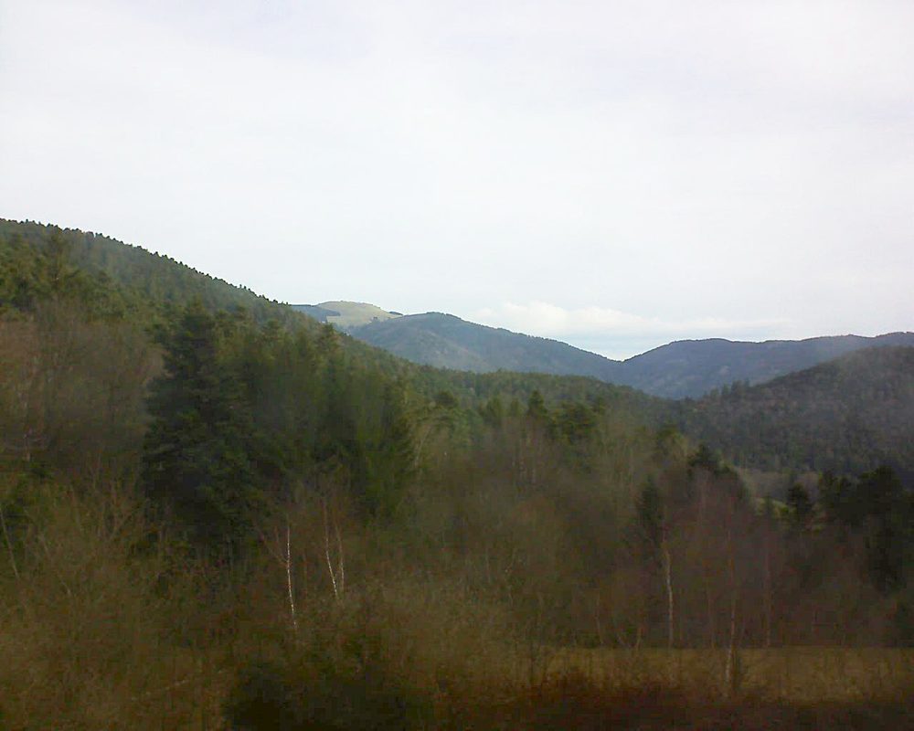Le petit ballon vu depuis le Domaine Langmatt à Murbach le 30.03.2018 à 09:30 Le petit ballon (Alsace, Vosges) le 30.03.2018 à 09:30