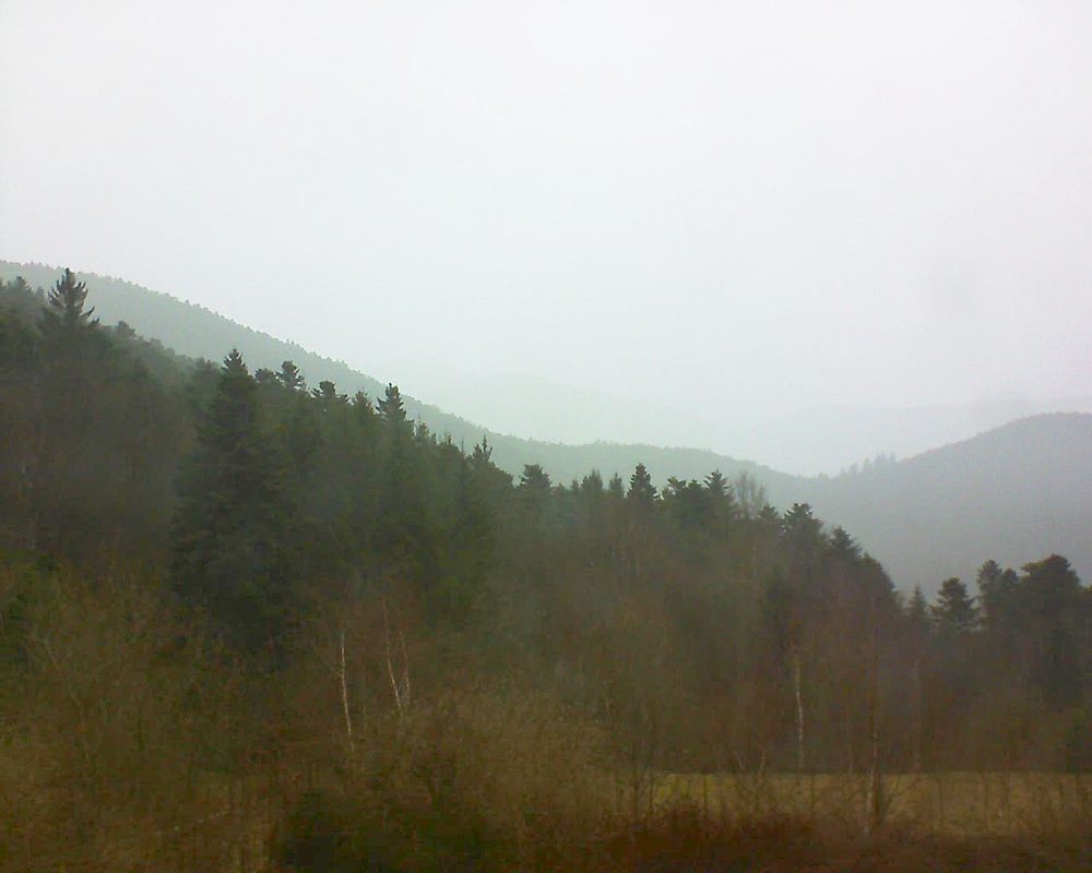 Le petit ballon vu depuis le Domaine Langmatt à Murbach le 30.03.2018 à 15:45 Le petit ballon (Alsace, Vosges) le 30.03.2018 à 15:45