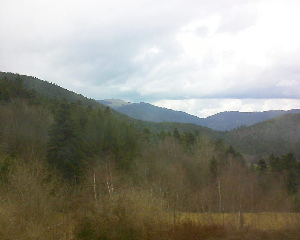 Le petit ballon vu depuis le Domaine Langmatt à Murbach le 31.03.2018 à 15:30 Le petit ballon (Alsace, Vosges) le 31.03.2018 à 15:30