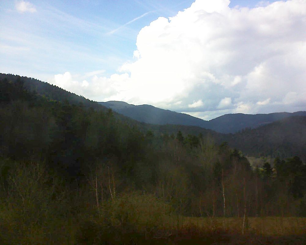 Le petit ballon vu depuis le Domaine Langmatt à Murbach le 31.03.2018 à 17:45 Le petit ballon (Alsace, Vosges) le 31.03.2018 à 17:45