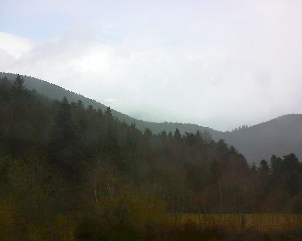 Le petit ballon vu depuis le Domaine Langmatt à Murbach le 01.04.2018 à 15:15 Le petit ballon (Alsace, Vosges) le 01.04.2018 à 15:15