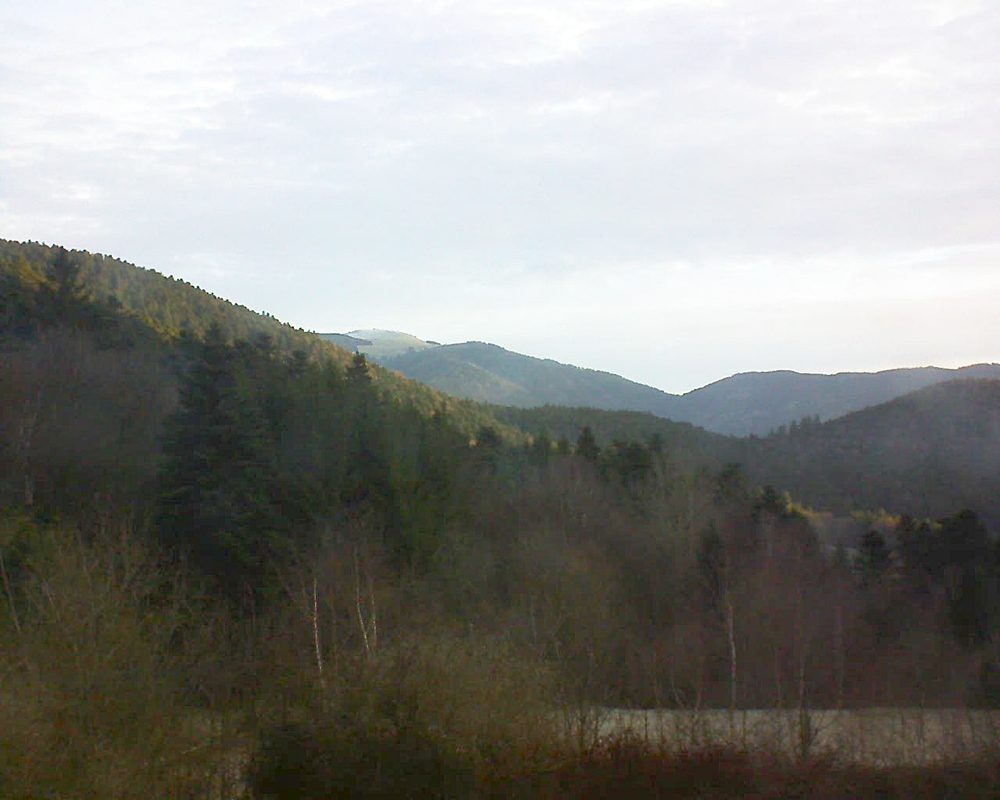 Le petit ballon vu depuis le Domaine Langmatt à Murbach le 02.04.2018 à 07:30 Le petit ballon (Alsace, Vosges) le 02.04.2018 à 07:30