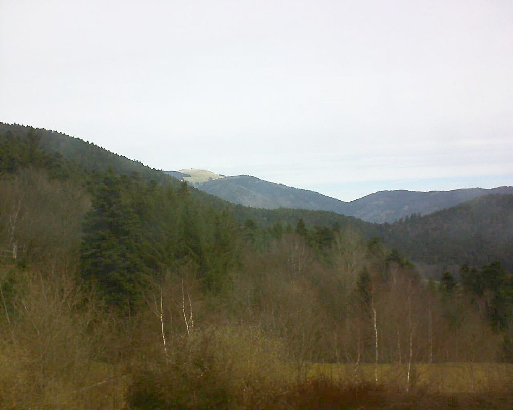 Le petit ballon vu depuis le Domaine Langmatt à Murbach le 02.04.2018 à 11:45 Le petit ballon (Alsace, Vosges) le 02.04.2018 à 11:45