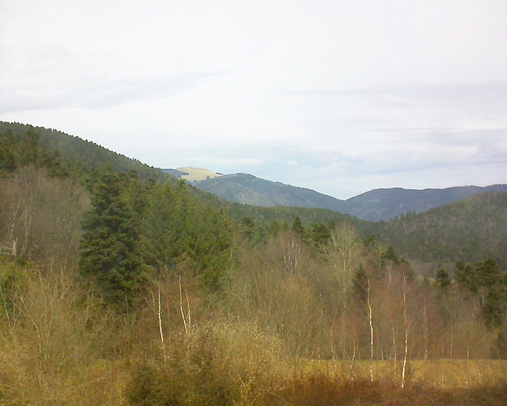 Le petit ballon vu depuis le Domaine Langmatt à Murbach le 02.04.2018 à 13:30 Le petit ballon (Alsace, Vosges) le 02.04.2018 à 13:30
