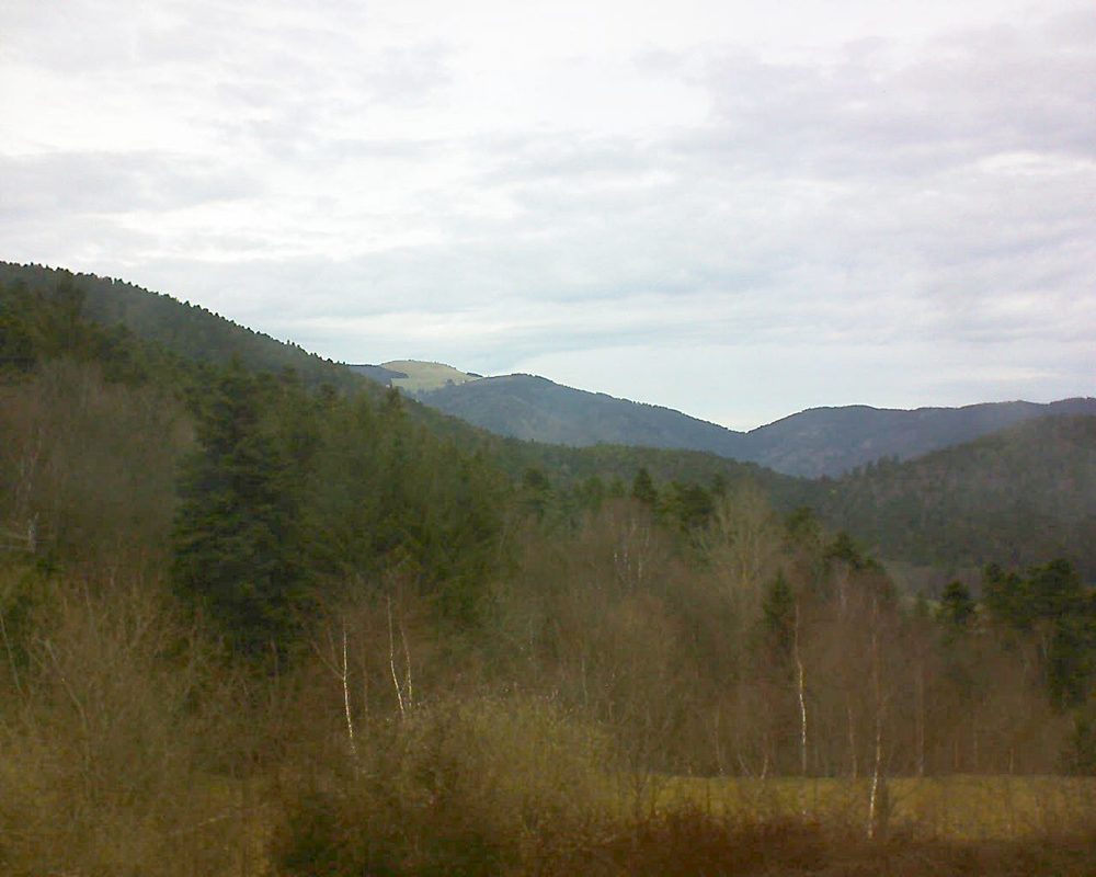 Le petit ballon vu depuis le Domaine Langmatt à Murbach le 02.04.2018 à 14:00 Le petit ballon (Alsace, Vosges) le 02.04.2018 à 14:00