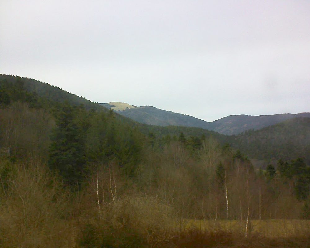 Le petit ballon vu depuis le Domaine Langmatt à Murbach le 02.04.2018 à 15:00 Le petit ballon (Alsace, Vosges) le 02.04.2018 à 15:00