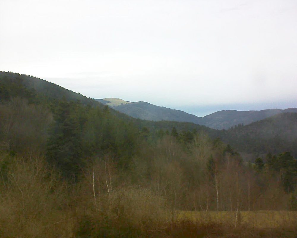 Le petit ballon vu depuis le Domaine Langmatt à Murbach le 02.04.2018 à 16:45 Le petit ballon (Alsace, Vosges) le 02.04.2018 à 16:45