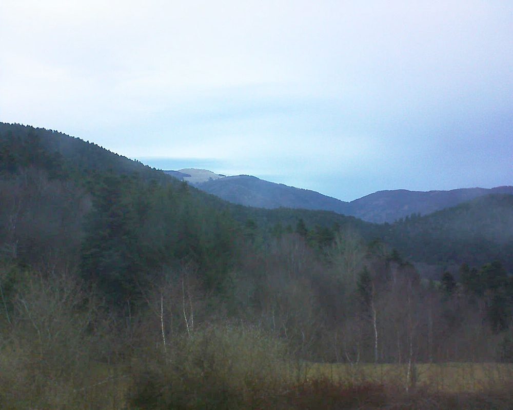 Le petit ballon vu depuis le Domaine Langmatt à Murbach le 02.04.2018 à 19:45 Le petit ballon (Alsace, Vosges) le 02.04.2018 à 19:45