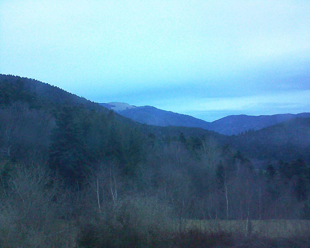Le petit ballon vu depuis le Domaine Langmatt à Murbach le 02.04.2018 à 20:00 Le petit ballon (Alsace, Vosges) le 02.04.2018 à 20:00