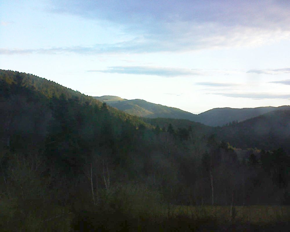 Le petit ballon vu depuis le Domaine Langmatt à Murbach le 03.04.2018 à 07:30 Le petit ballon (Alsace, Vosges) le 03.04.2018 à 07:30