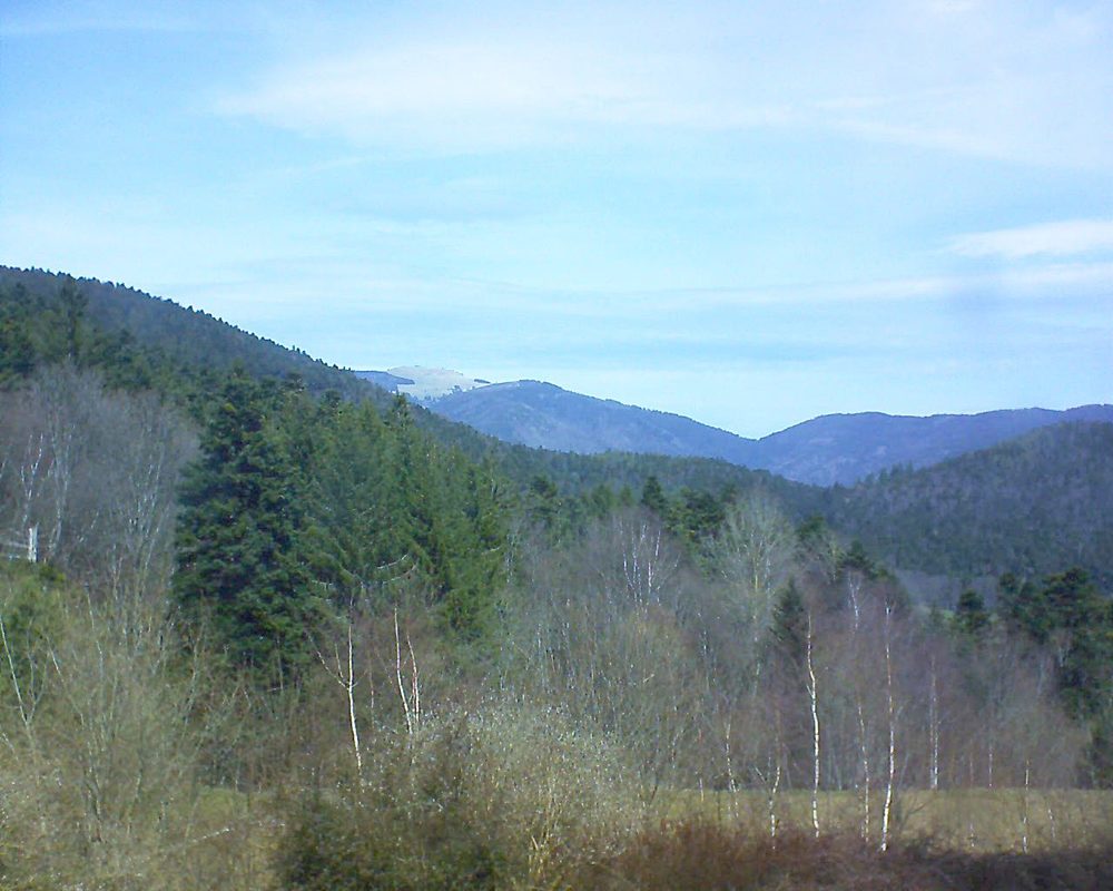 Le petit ballon vu depuis le Domaine Langmatt à Murbach le 03.04.2018 à 12:45 Le petit ballon (Alsace, Vosges) le 03.04.2018 à 12:45