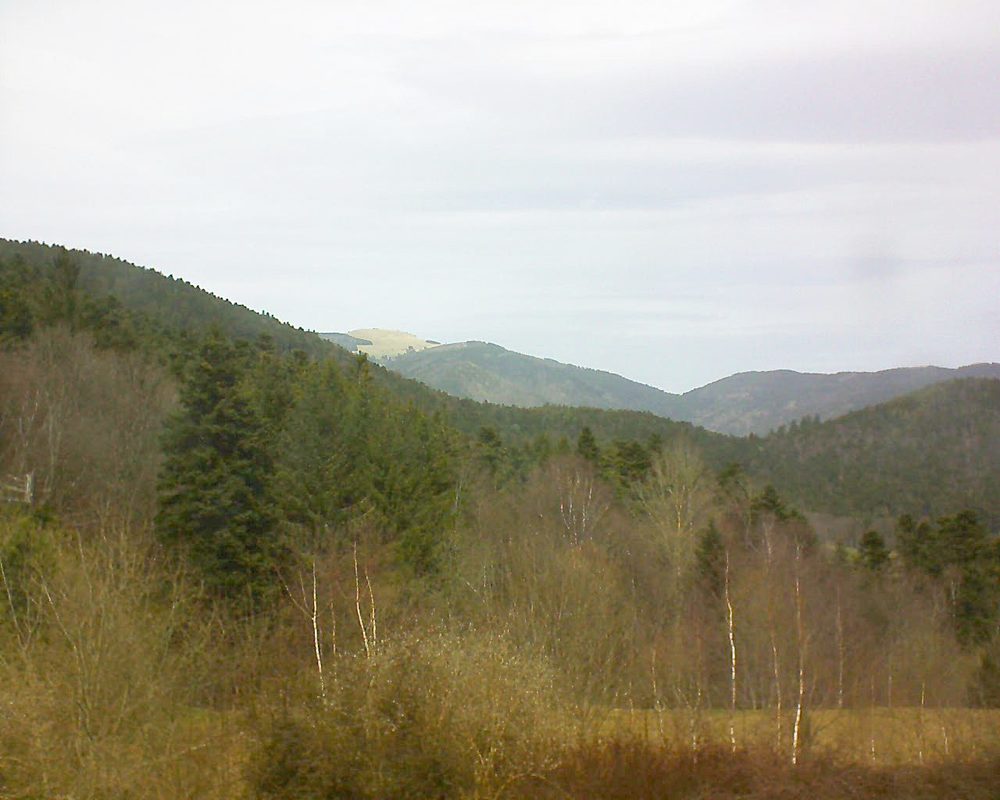 Le petit ballon vu depuis le Domaine Langmatt à Murbach le 03.04.2018 à 13:45 Le petit ballon (Alsace, Vosges) le 03.04.2018 à 13:45