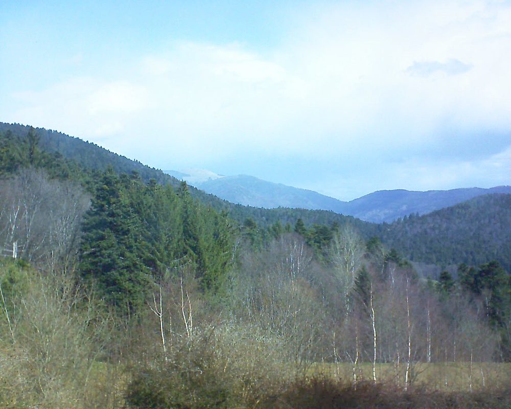 Le petit ballon vu depuis le Domaine Langmatt à Murbach le 04.04.2018 à 11:30 Le petit ballon (Alsace, Vosges) le 04.04.2018 à 11:30
