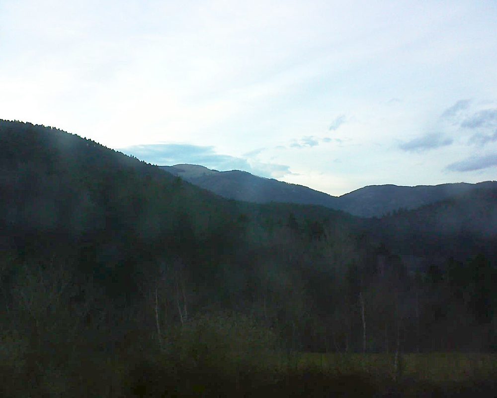 Le petit ballon vu depuis le Domaine Langmatt à Murbach le 04.04.2018 à 19:45 Le petit ballon (Alsace, Vosges) le 04.04.2018 à 19:45