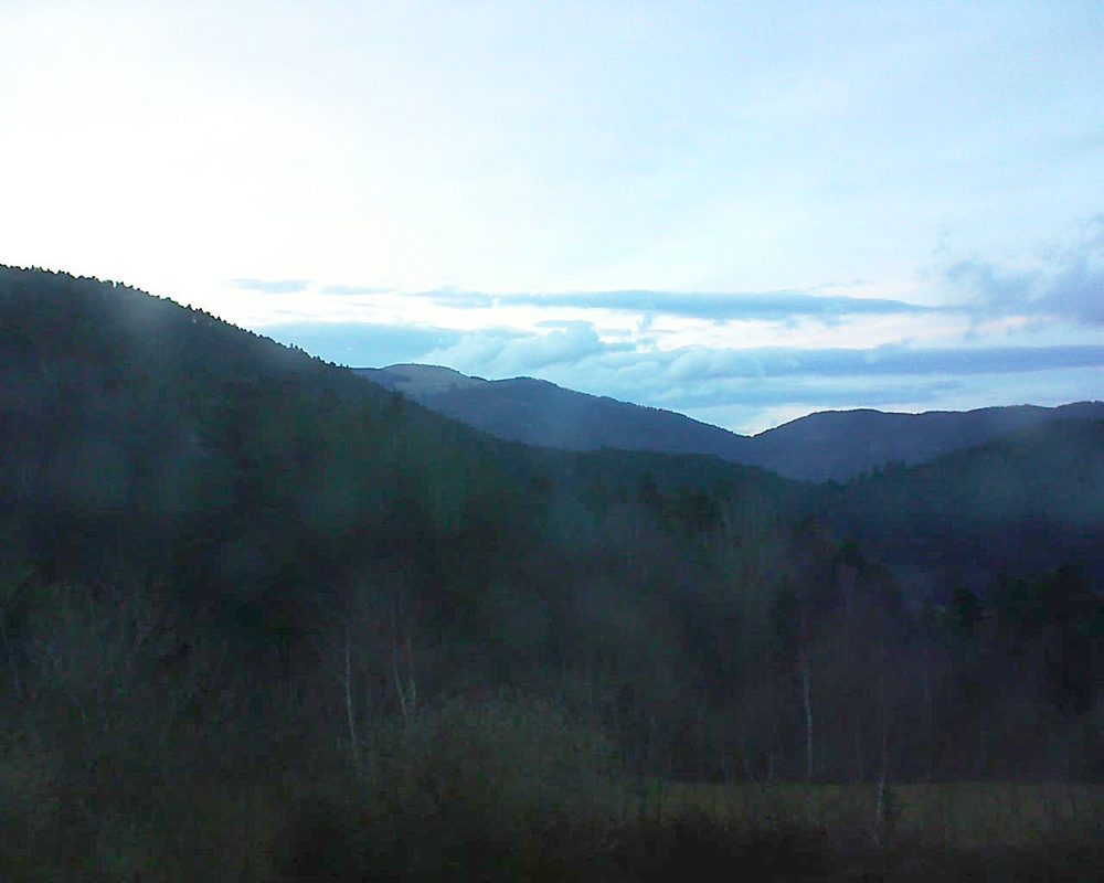 Le petit ballon vu depuis le Domaine Langmatt à Murbach le 04.04.2018 à 20:00 Le petit ballon (Alsace, Vosges) le 04.04.2018 à 20:00