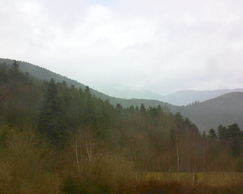 Le petit ballon vu depuis le Domaine Langmatt à Murbach le 05.04.2018 à 14:30 Le petit ballon (Alsace, Vosges) le 05.04.2018 à 14:30