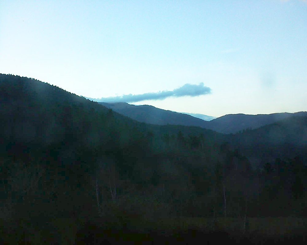 Le petit ballon vu depuis le Domaine Langmatt à Murbach le 05.04.2018 à 19:45 Le petit ballon (Alsace, Vosges) le 05.04.2018 à 19:45