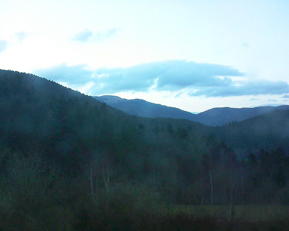 Le petit ballon vu depuis le Domaine Langmatt à Murbach le 05.04.2018 à 20:00 Le petit ballon (Alsace, Vosges) le 05.04.2018 à 20:00