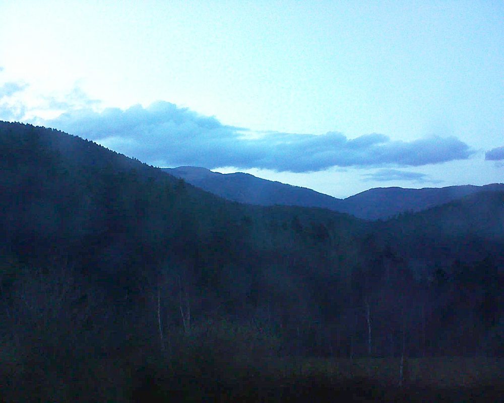 Le petit ballon vu depuis le Domaine Langmatt à Murbach le 05.04.2018 à 20:15 Le petit ballon (Alsace, Vosges) le 05.04.2018 à 20:15
