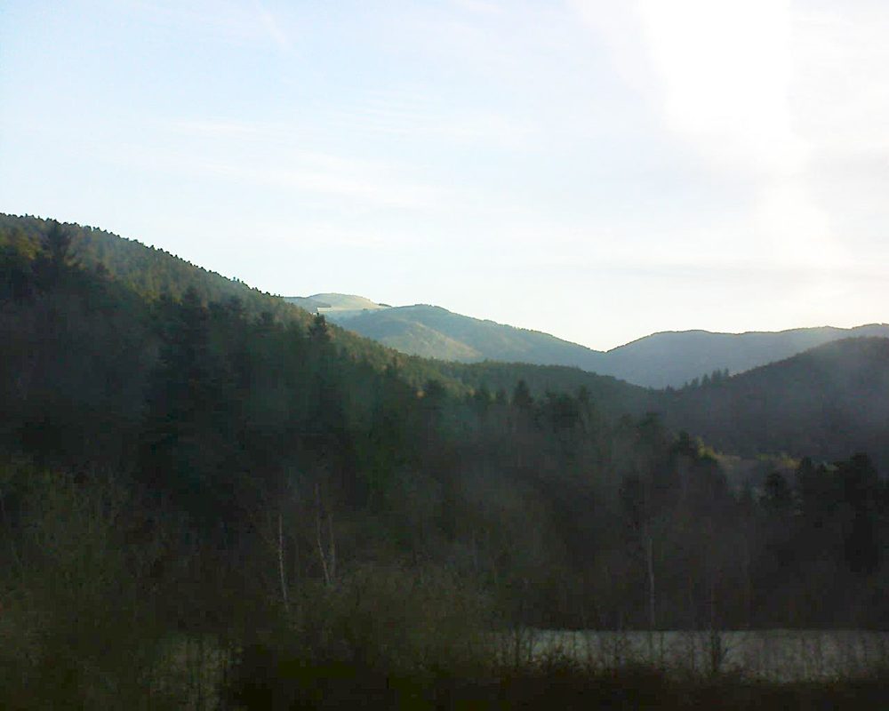 Le petit ballon vu depuis le Domaine Langmatt à Murbach le 06.04.2018 à 07:30 Le petit ballon (Alsace, Vosges) le 06.04.2018 à 07:30