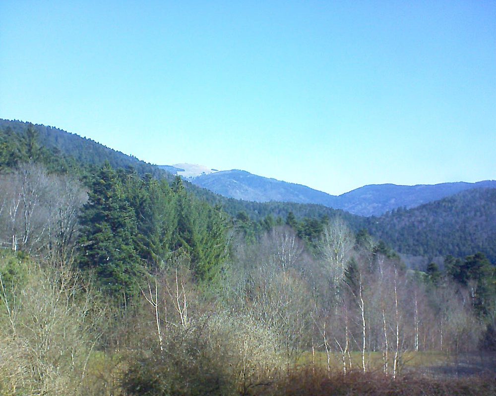 Le petit ballon vu depuis le Domaine Langmatt à Murbach le 06.04.2018 à 10:45 Le petit ballon (Alsace, Vosges) le 06.04.2018 à 10:45