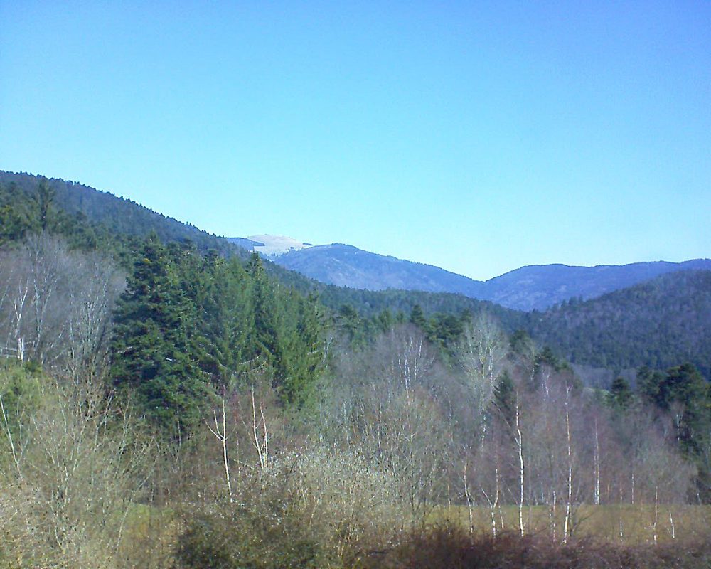Le petit ballon vu depuis le Domaine Langmatt à Murbach le 06.04.2018 à 11:30 Le petit ballon (Alsace, Vosges) le 06.04.2018 à 11:30
