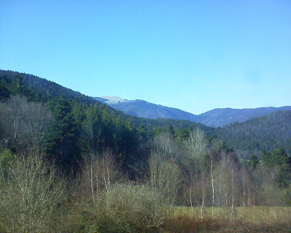 Le petit ballon vu depuis le Domaine Langmatt à Murbach le 06.04.2018 à 17:00 Le petit ballon (Alsace, Vosges) le 06.04.2018 à 17:00