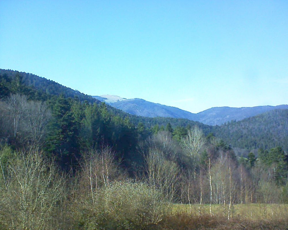 Le petit ballon vu depuis le Domaine Langmatt à Murbach le 06.04.2018 à 17:15 Le petit ballon (Alsace, Vosges) le 06.04.2018 à 17:15