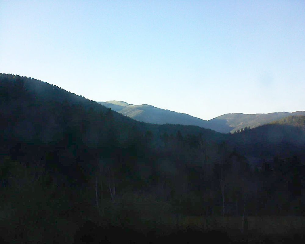 Le petit ballon vu depuis le Domaine Langmatt à Murbach le 06.04.2018 à 19:00 Le petit ballon (Alsace, Vosges) le 06.04.2018 à 19:00