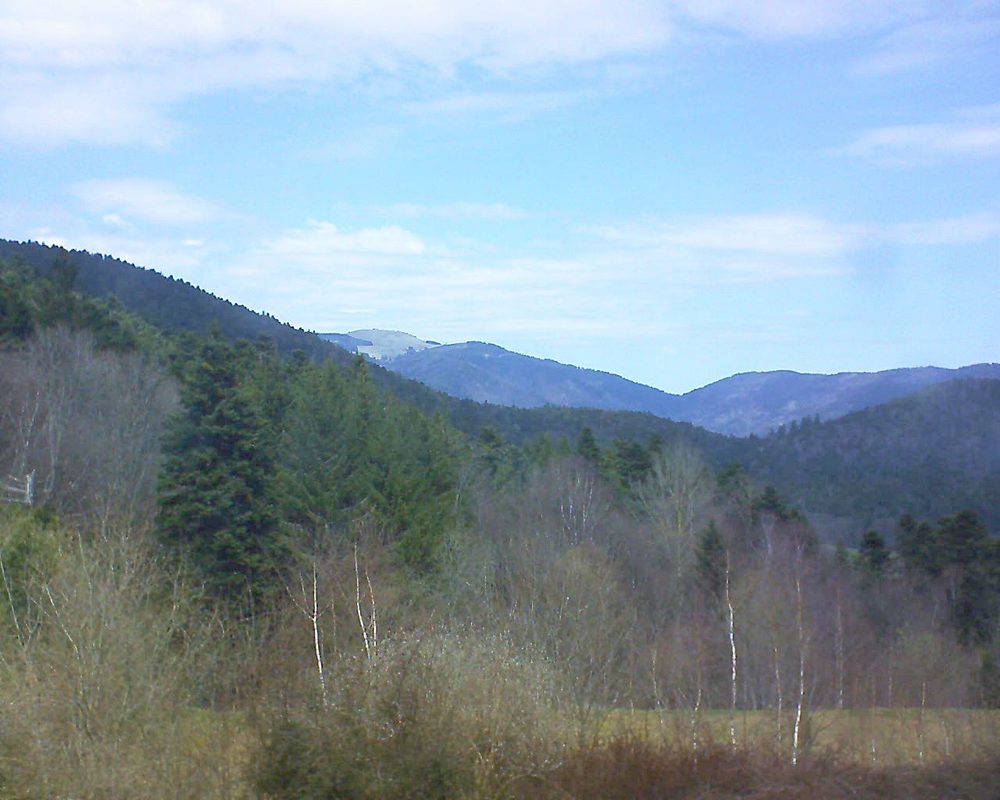 Le petit ballon vu depuis le Domaine Langmatt à Murbach le 07.04.2018 à 13:30 Le petit ballon (Alsace, Vosges) le 07.04.2018 à 13:30