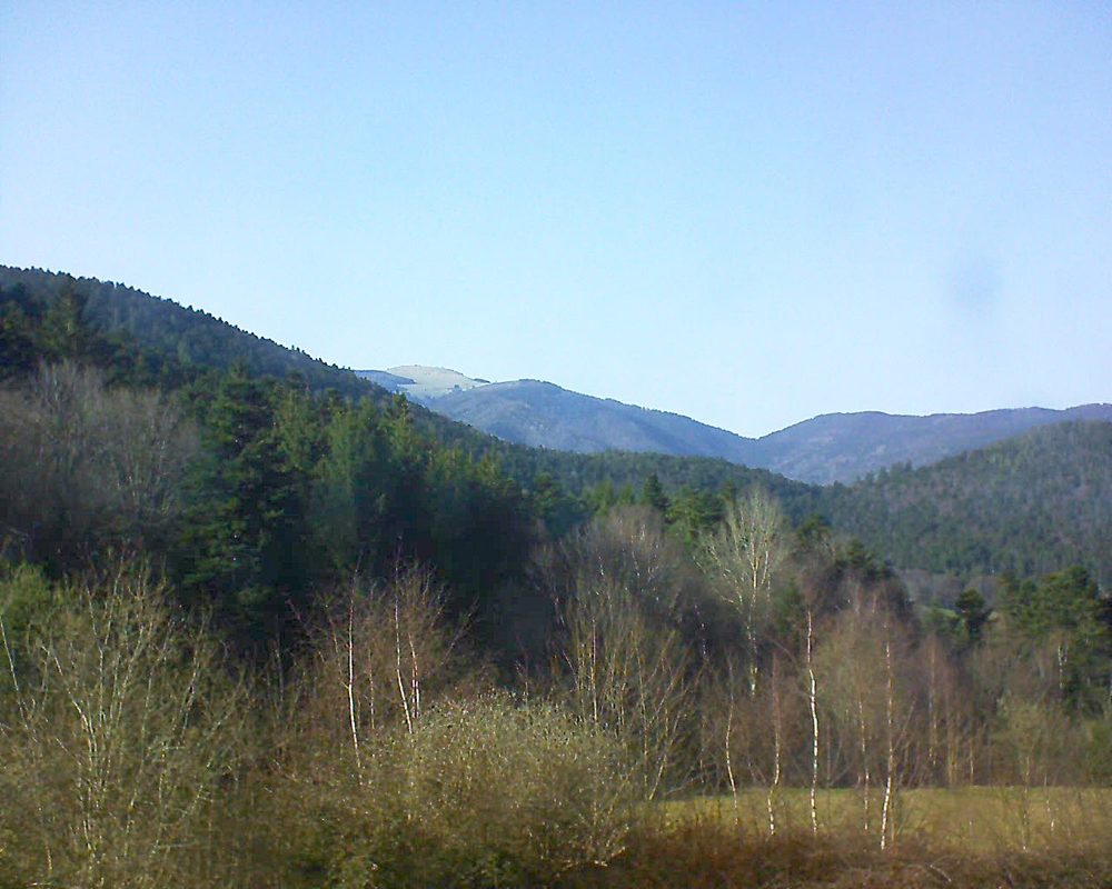 Le petit ballon vu depuis le Domaine Langmatt à Murbach le 07.04.2018 à 17:30 Le petit ballon (Alsace, Vosges) le 07.04.2018 à 17:30