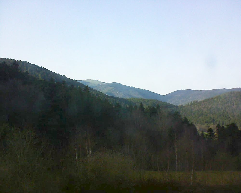 Le petit ballon vu depuis le Domaine Langmatt à Murbach le 07.04.2018 à 18:00 Le petit ballon (Alsace, Vosges) le 07.04.2018 à 18:00