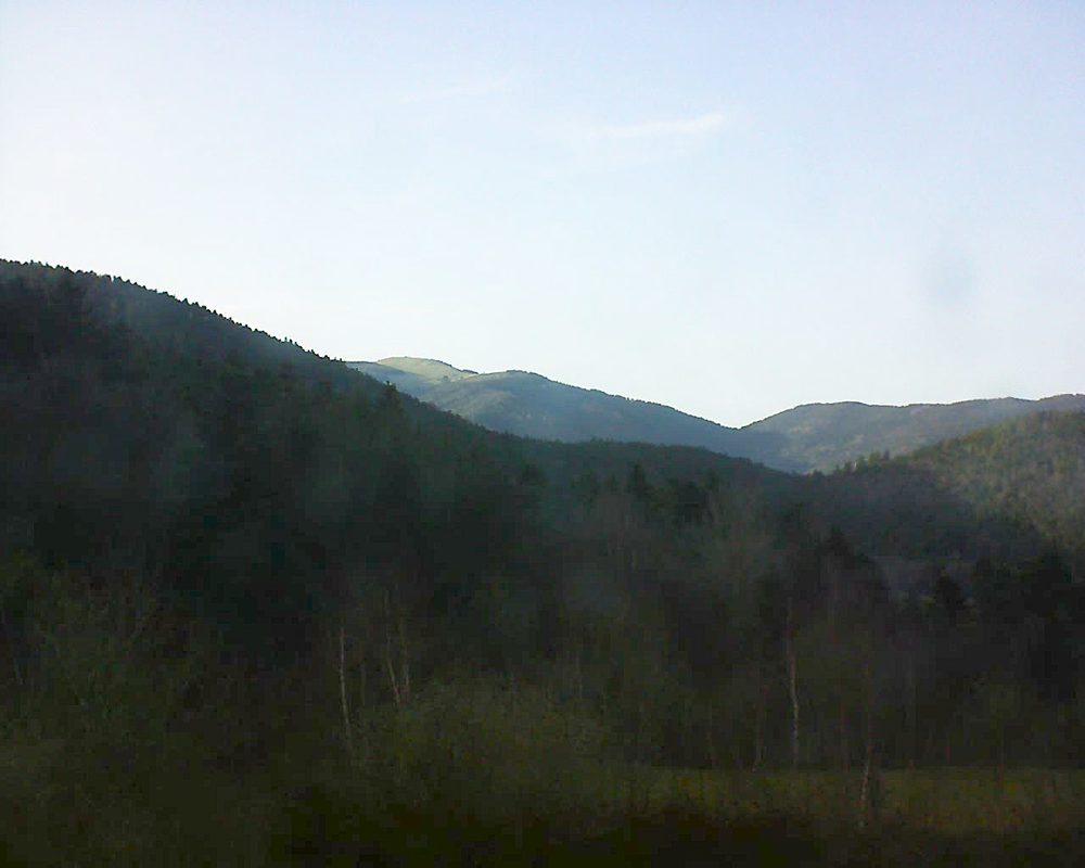 Le petit ballon vu depuis le Domaine Langmatt à Murbach le 07.04.2018 à 18:45 Le petit ballon (Alsace, Vosges) le 07.04.2018 à 18:45