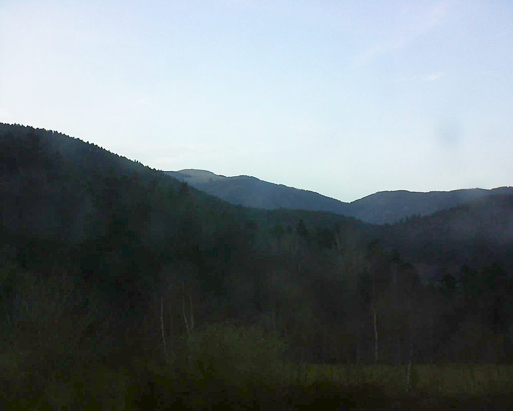 Le petit ballon vu depuis le Domaine Langmatt à Murbach le 07.04.2018 à 19:00 Le petit ballon (Alsace, Vosges) le 07.04.2018 à 19:00