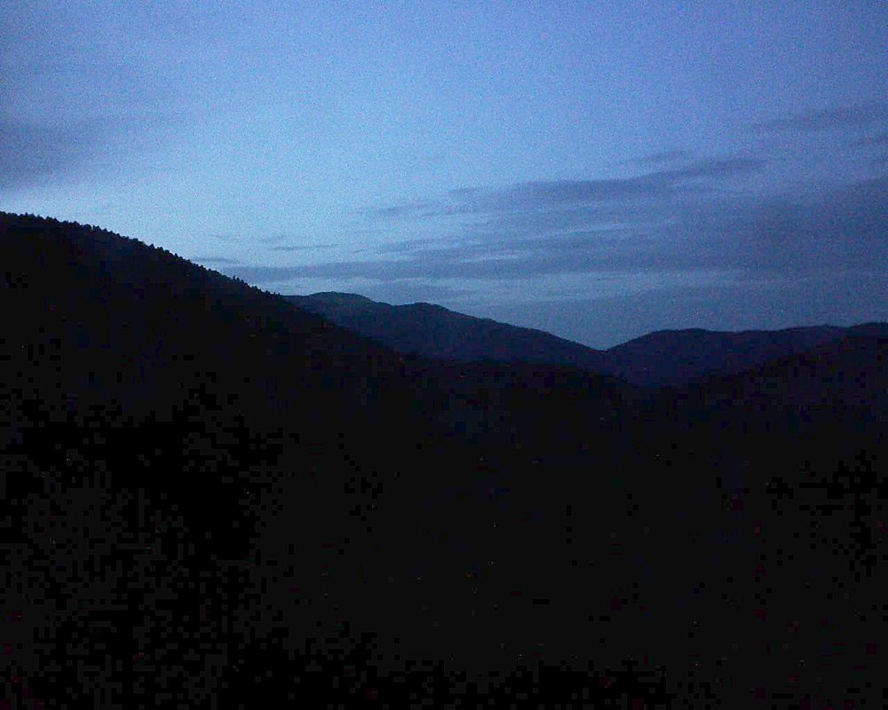 Le petit ballon vu depuis le Domaine Langmatt à Murbach le 07.04.2018 à 20:30 Le petit ballon (Alsace, Vosges) le 07.04.2018 à 20:30
