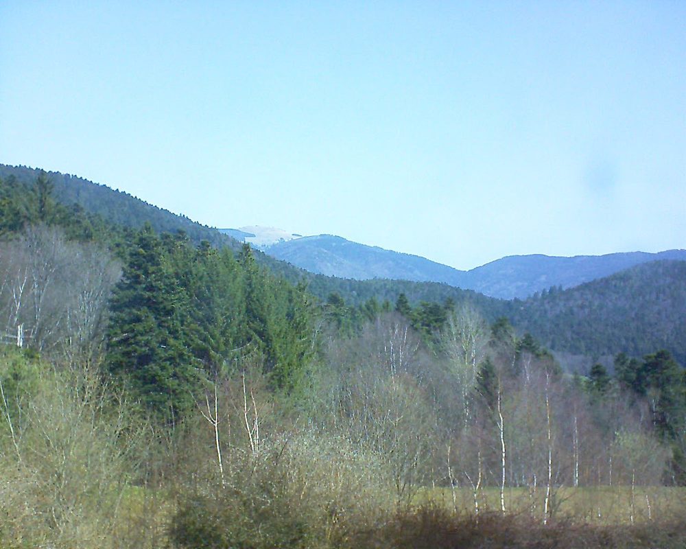 Le petit ballon vu depuis le Domaine Langmatt à Murbach le 08.04.2018 à 11:30 Le petit ballon (Alsace, Vosges) le 08.04.2018 à 11:30