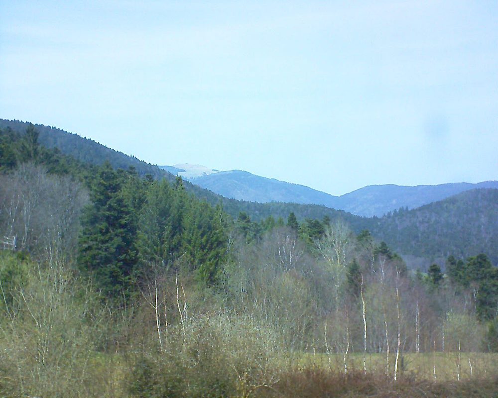 Le petit ballon vu depuis le Domaine Langmatt à Murbach le 08.04.2018 à 14:30 Le petit ballon (Alsace, Vosges) le 08.04.2018 à 14:30