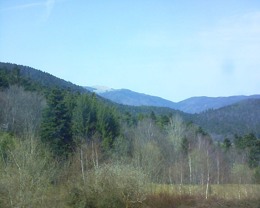 Le petit ballon vu depuis le Domaine Langmatt à Murbach le 08.04.2018 à 15:30 Le petit ballon (Alsace, Vosges) le 08.04.2018 à 15:30