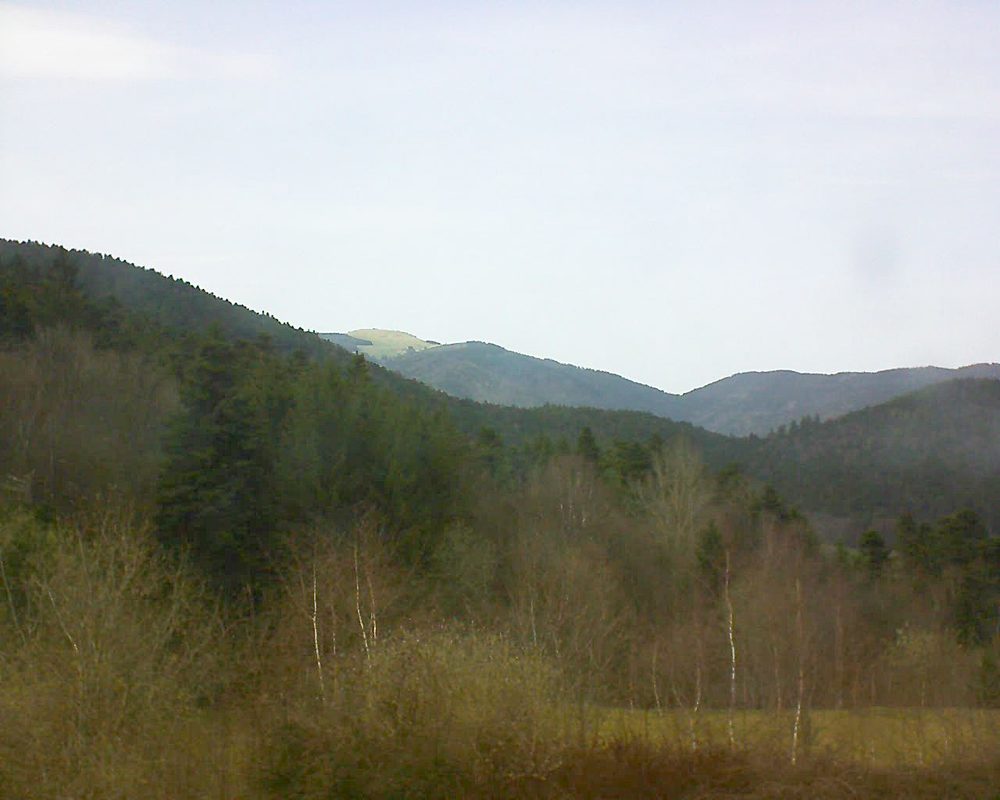 Le petit ballon vu depuis le Domaine Langmatt à Murbach le 08.04.2018 à 16:45 Le petit ballon (Alsace, Vosges) le 08.04.2018 à 16:45