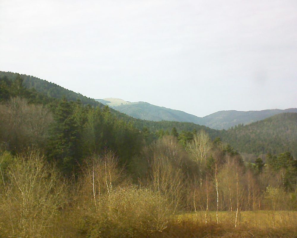 Le petit ballon vu depuis le Domaine Langmatt à Murbach le 08.04.2018 à 17:30 Le petit ballon (Alsace, Vosges) le 08.04.2018 à 17:30