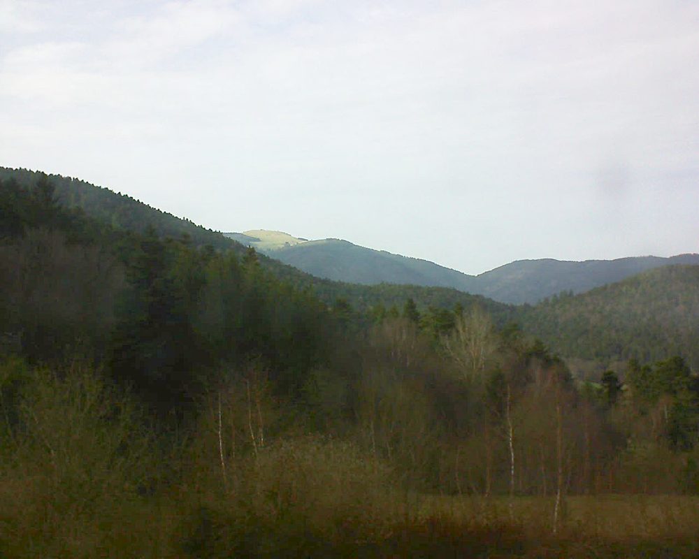 Le petit ballon vu depuis le Domaine Langmatt à Murbach le 08.04.2018 à 17:45 Le petit ballon (Alsace, Vosges) le 08.04.2018 à 17:45