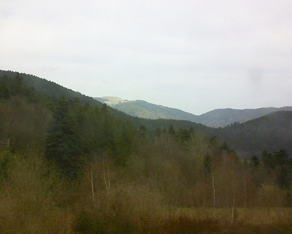 Le petit ballon vu depuis le Domaine Langmatt à Murbach le 09.04.2018 à 12:45 Le petit ballon (Alsace, Vosges) le 09.04.2018 à 12:45