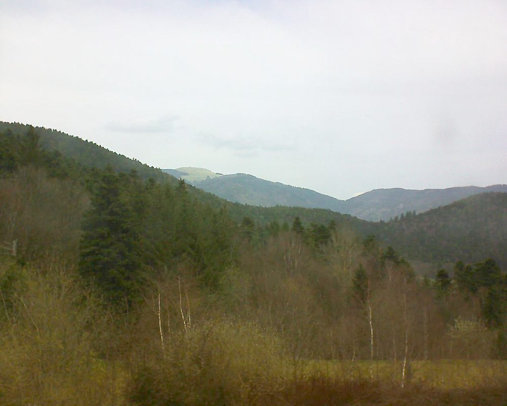 Le petit ballon vu depuis le Domaine Langmatt à Murbach le 09.04.2018 à 13:15 Le petit ballon (Alsace, Vosges) le 09.04.2018 à 13:15
