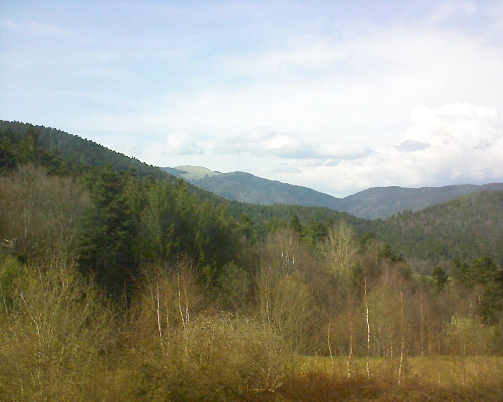 Le petit ballon vu depuis le Domaine Langmatt à Murbach le 09.04.2018 à 16:45 Le petit ballon (Alsace, Vosges) le 09.04.2018 à 16:45