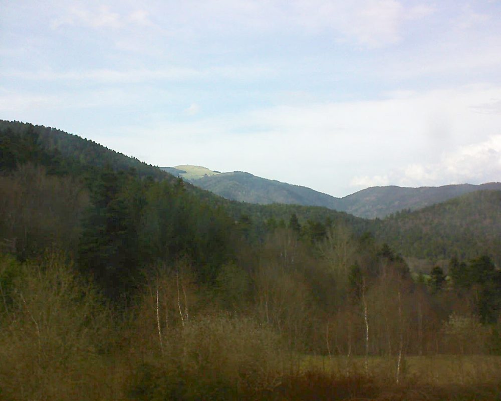 Le petit ballon vu depuis le Domaine Langmatt à Murbach le 09.04.2018 à 17:15 Le petit ballon (Alsace, Vosges) le 09.04.2018 à 17:15