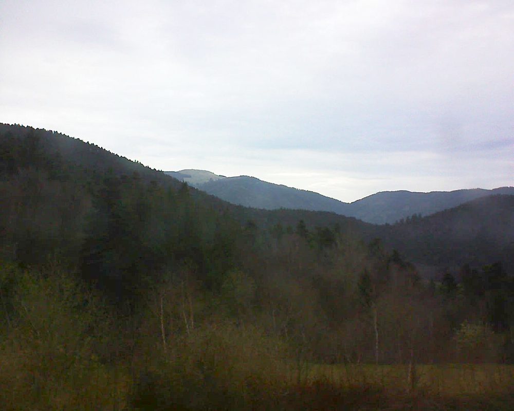 Le petit ballon vu depuis le Domaine Langmatt à Murbach le 09.04.2018 à 19:00 Le petit ballon (Alsace, Vosges) le 09.04.2018 à 19:00