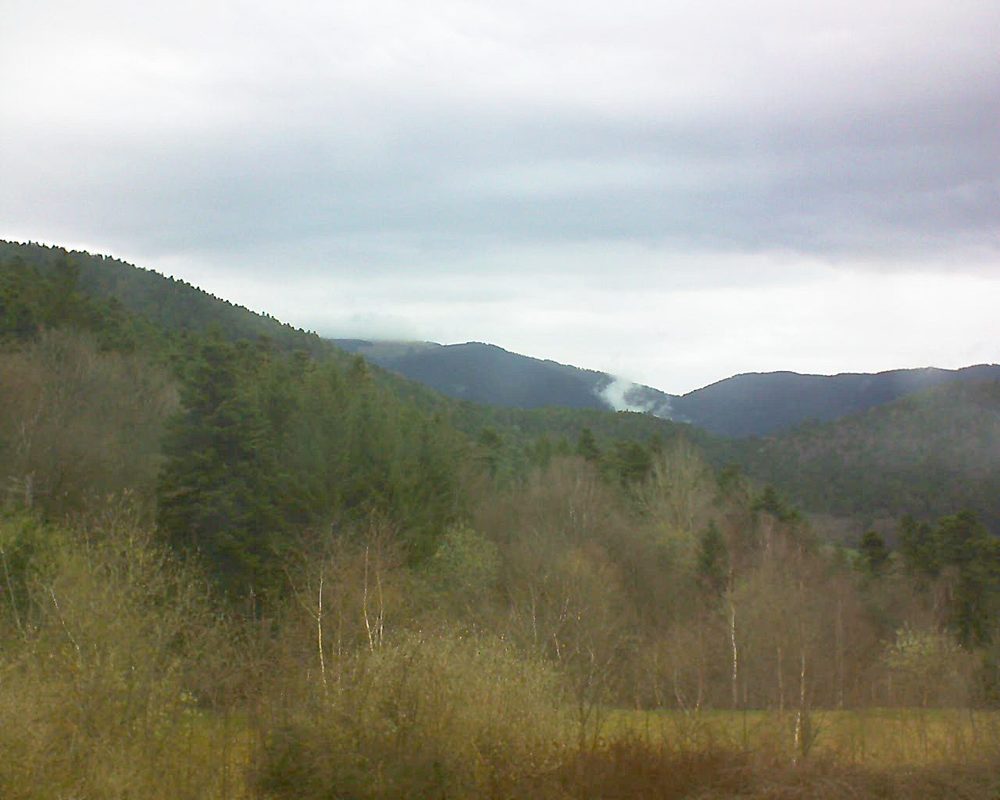 Le petit ballon vu depuis le Domaine Langmatt à Murbach le 10.04.2018 à 13:15 Le petit ballon (Alsace, Vosges) le 10.04.2018 à 13:15