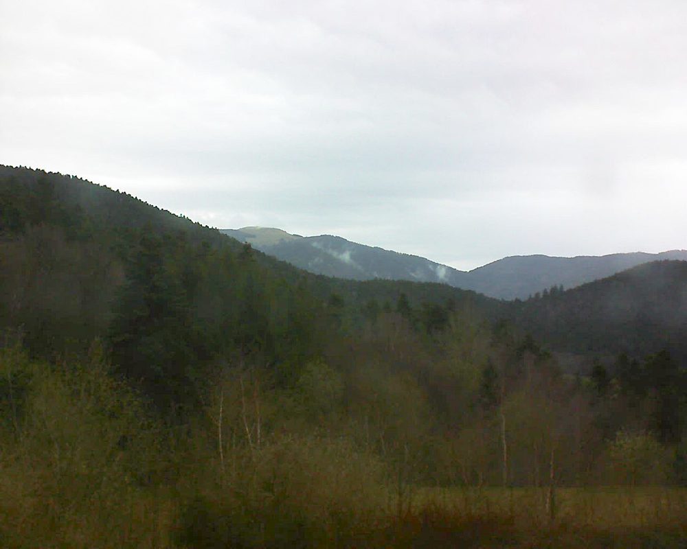 Le petit ballon vu depuis le Domaine Langmatt à Murbach le 10.04.2018 à 14:30 Le petit ballon (Alsace, Vosges) le 10.04.2018 à 14:30